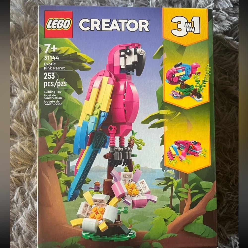 Lego parrot